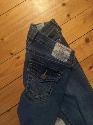 True religion jeans  - Helt nya true religion jeans som är super fina och låga i midjan😇Storlek 25