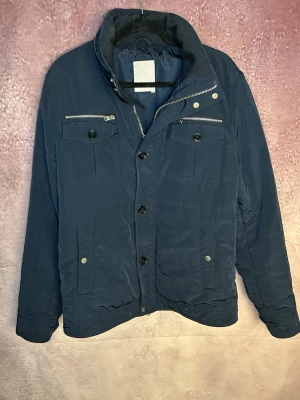 J.lindeberg field jacket bailey - Mycket fint skick | Size L | fraktar inom 24 timmar | för att köpa klicka ”köp nu” | vid frågor eller funderingar är det bara att skicka ett meddelande | följare får bättre rabatter🙌