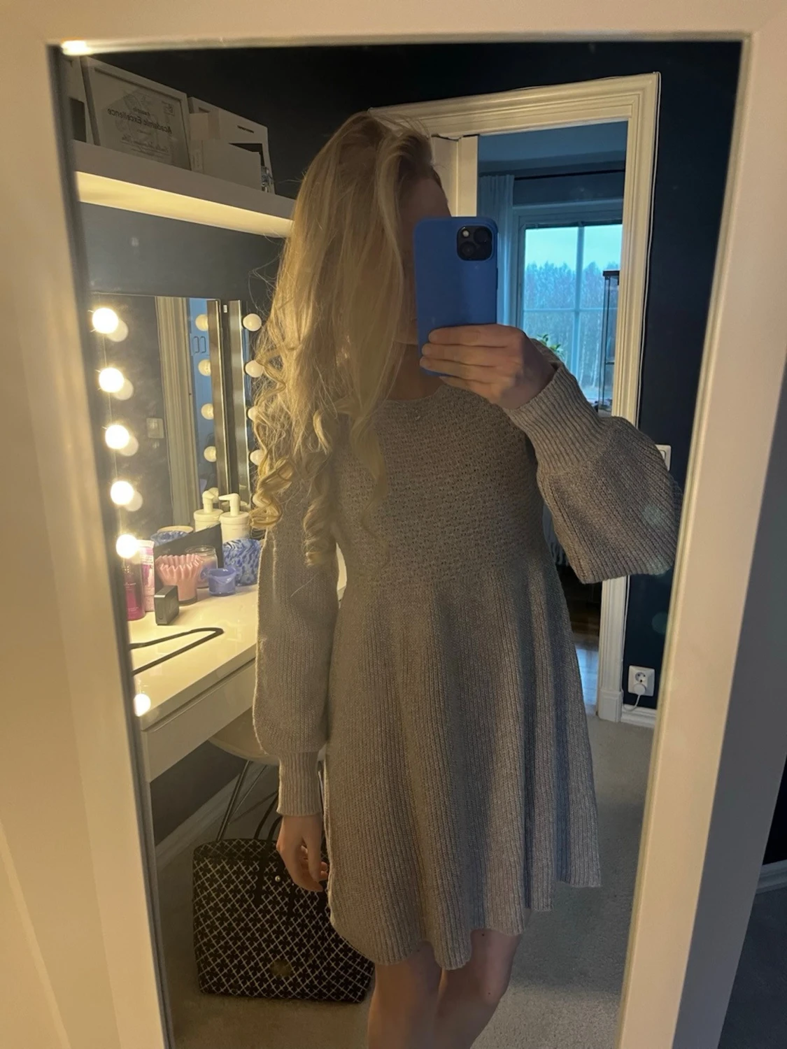 Beige stickad kortklänning