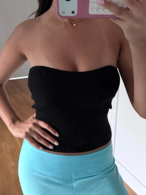 Stickad bandeu topp - Knappt använd!