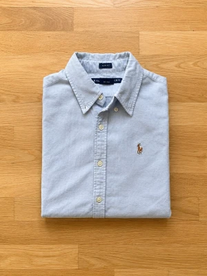 Ralph Lauren skjorta  - Ralph Lauren skjorta | Skick 9,5 | Nypris ca 1500kr mitt pris endast 499 | Storlek S/ Modell: Slimfit | Priset är ej hugget i sten! 🪨 | Hör av dig vid minsta fråga eller fundering!📩