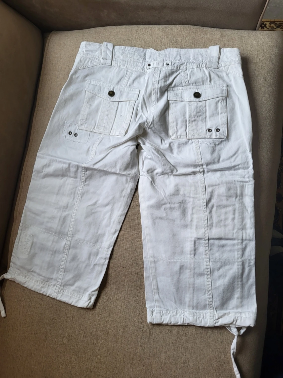 Vita cargoshorts med fickor Wet Seal Storlek Us 9 L - 1