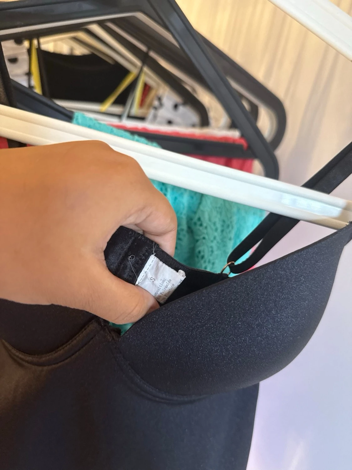 Svart body med bygel och tunna band - 1