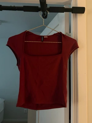 Röd topp från H&M - Snygg topp från H&M