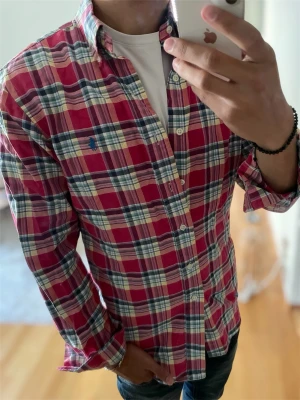 Rutig skjorta från Ralph Lauren - Bra skick skriv vid funderingar! 