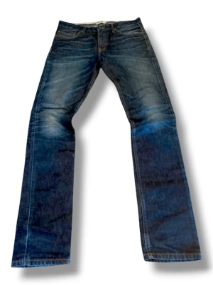Dobber jeans  - Ett par riktigt snygga Dobber-jeans med najs fades. Bra skick, använda men inga större tecken på slitage. Storlek W32/L34, har mycket bra passform. Kan också skicka fler bilder och mått. Skriv om du har några frågor i DM!