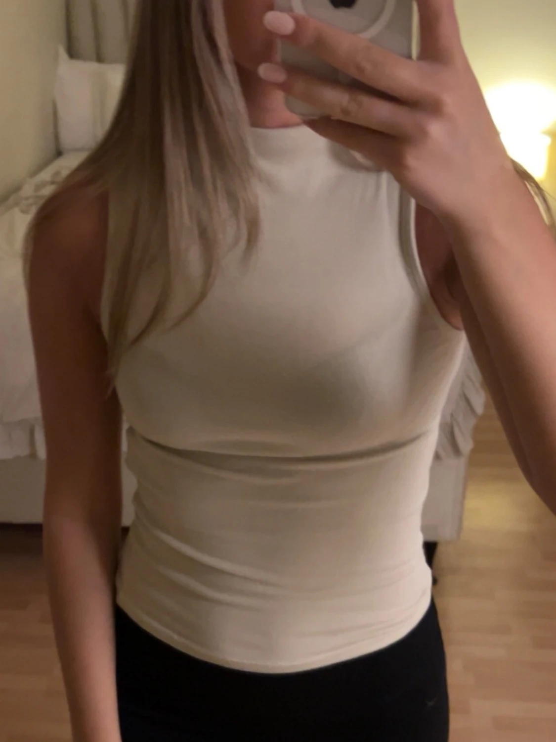 Beige ärmlös ribbad linnetopp