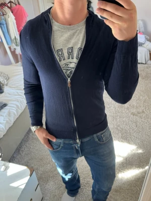 Stenströms Full zip 100% Merino Ull - Stenströms | Mycket bra skick | Size - M sitter som S | Pris 799 | Hör av dig vid minsta fråga eller fundering📩