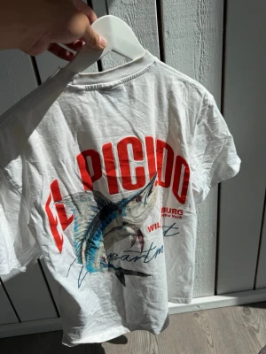 Pull and bear t shirt STWD - Använd fåtal gånger 