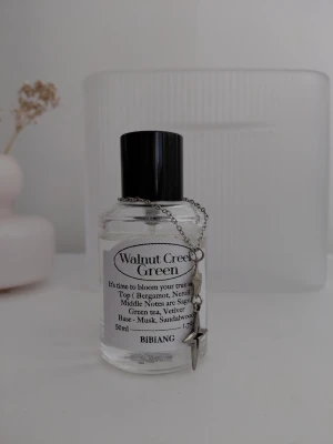 Bibiang Walnut Creek Green  - Clean and fresh scent