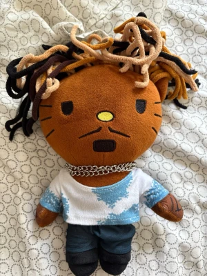 Juicewrld plushie   - Typ helt ny gossedjur jag har hafft sparat och vill bli av med den nu juice wrld plushie