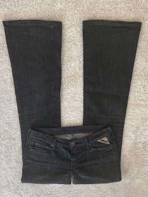 Lowwaist bootcut jeans Replay  - Lowwaist bootcut jeans från Replay i stl 28/32❤️