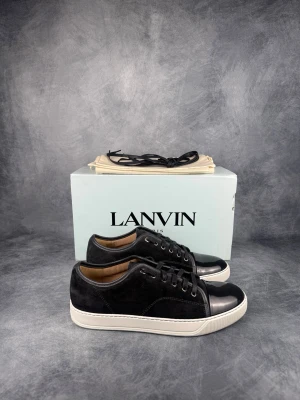 Lanvin DBB1 Cap Toe Sneaker - Skick:9,5/10, endast testade. | ingår: allt OG. | Nypris: +- 5200 SEK. | Storleken är UK8.