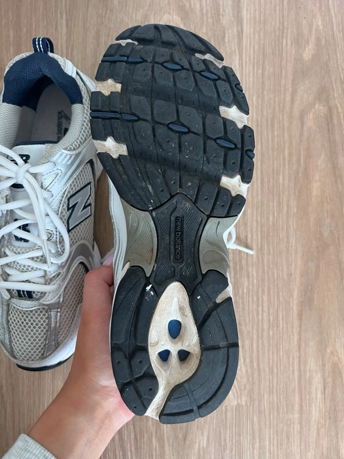 New Balance 530 y2k trendiga sneakers vit/marinblå – 39,5 - 2