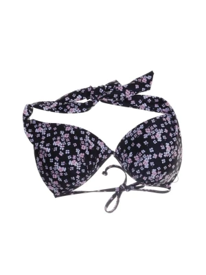 Svart blommig bikiniöverdel med knyt - Snygg svart bikiniöverdel med små rosa och vita blommor. Modellen har vadderade kupor och knyt både i nacken och ryggen för justerbar passform. Bikini är i toppskick från Frank dandy. Skriv för frågor 