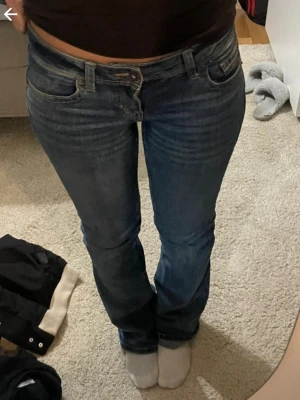 Low waist jeans - Skitsnygga low waist jeans som är väldigt bekväma att ha på sig!💕