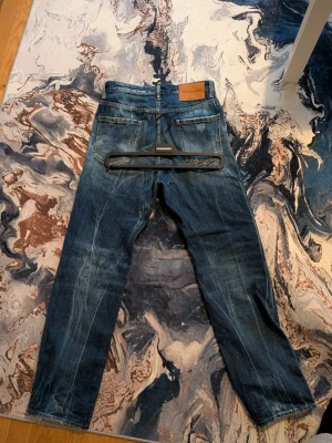 Dsquared2 jeans  - Straight (44) äkta  frakt över hela sverige 
