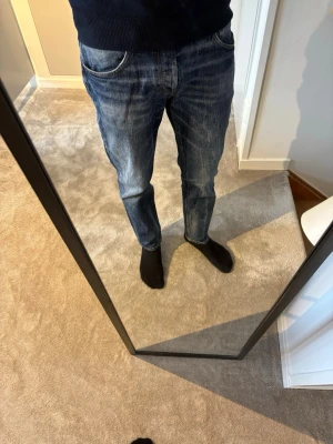 Dondup Jeans - Säljer ett par Dondup jeans i storlek 31, det är knappt använda.