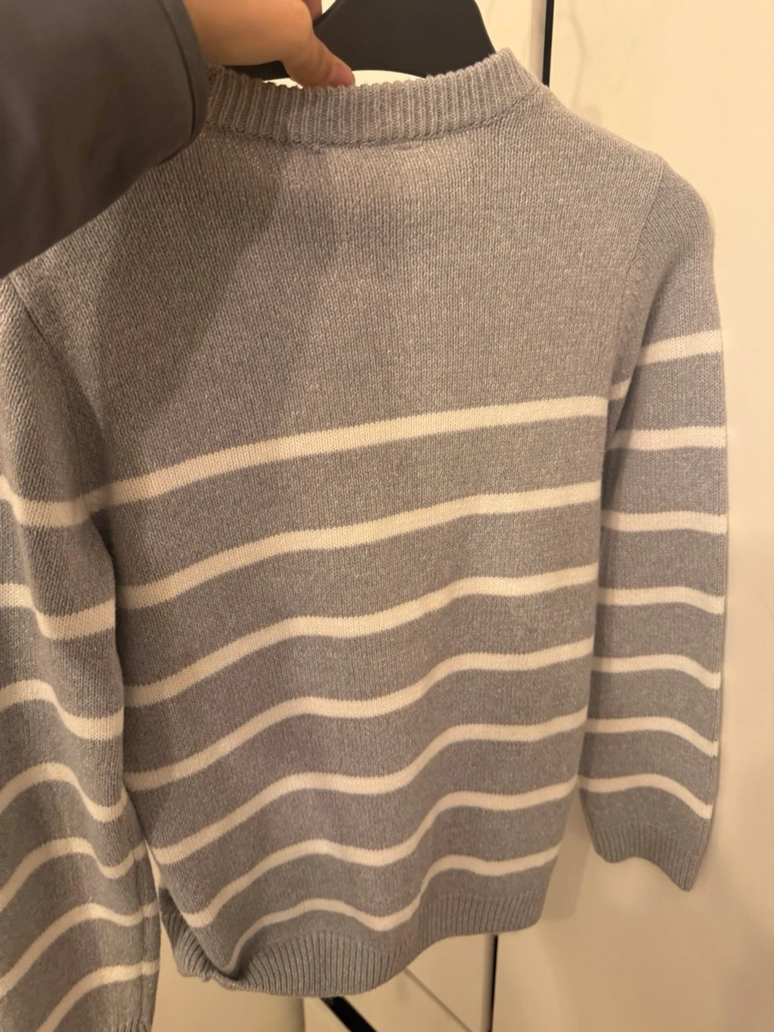 Gråvit randig stickad tröja Primark - 2