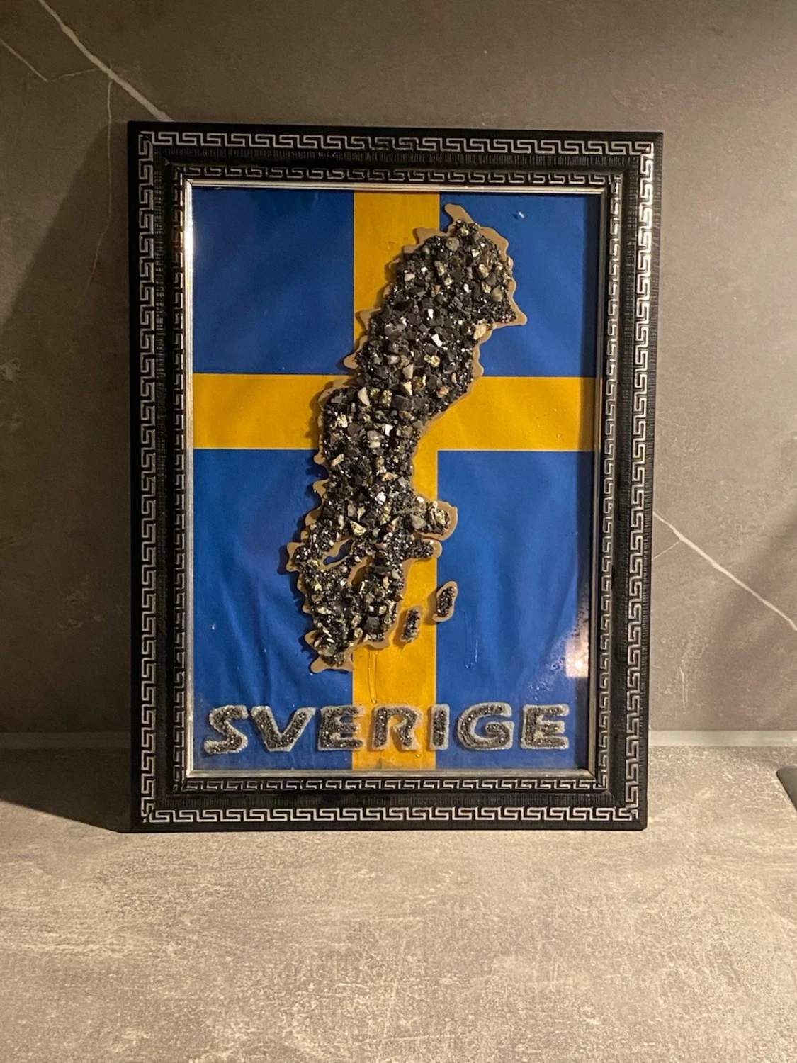 Handgjort Tavla med Sveriges karta och flagga