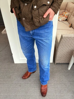 Bootcut vintage 70s wrangler jeans  - Säljer ett par sjuka vintage bootcut wrangler jeans från 70-talet | Dem är made in USA🇺🇸| Dem är i sjukt bra skick, särkilt med tanke på åldern | mått: längd: 107cm och midja: 43,5cm | dessa är väldigt svara att få tag på idag!