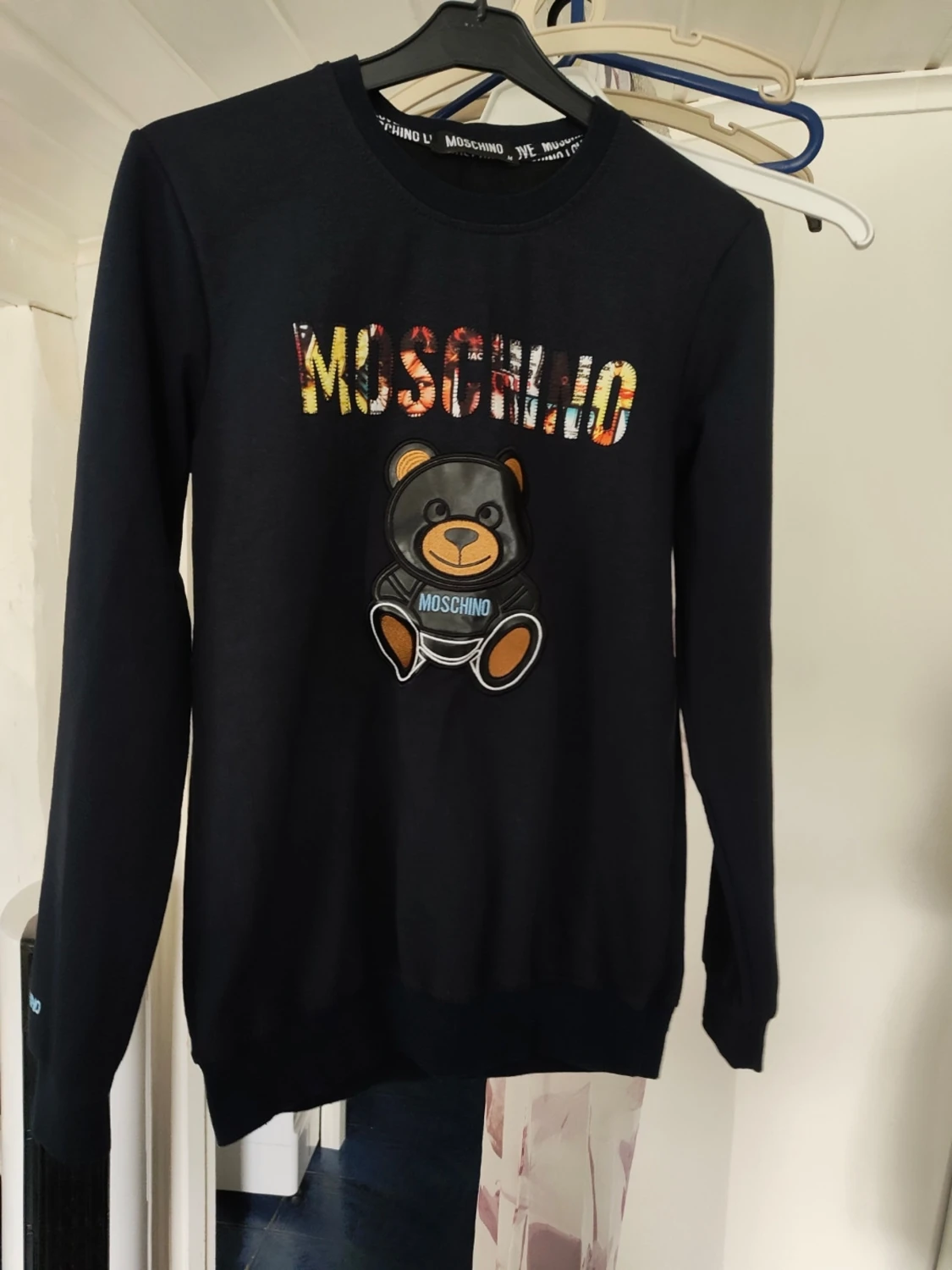 Svart Moschino tröja med björn