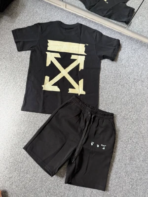Offwhite black summer set - Size is M, true to size Just as new, never worn. Feel free to ask questions