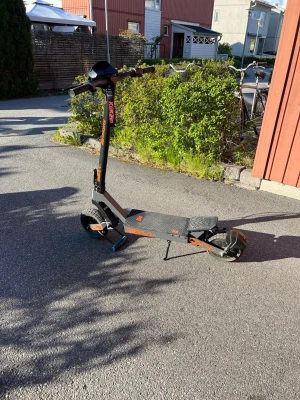 Kukirin G2 - Säljer min kraftiga kukirin g2 som är helt ny. Den toppar 52km/h. Den är helt ny med endast 250km körd på den. Om man har en g4 kan vi byta plus pengar det skulle vara grymt. Inget fel med den, inga repor ingenting.