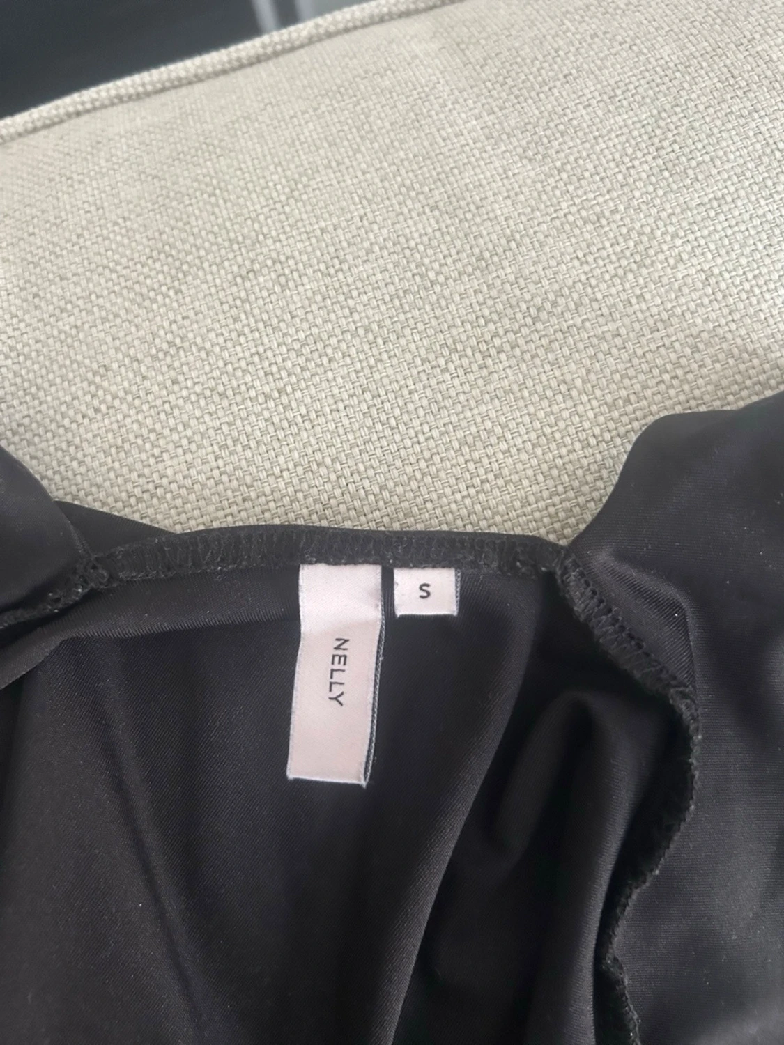 Svart tröja från Nelly - 1