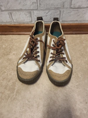 Claes Göran Sweden shoes - Gorgeous and stylish shoes made with real leather. True swedish craftsmanship. Some small signs of wear, especially on the tounge, but almost like new.  Bundle discounts: two items 10% off (automatic) three items 15% off, five items 20% off. Message me before purchasing 3+ items for discount.