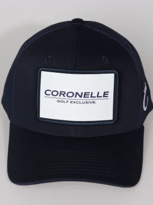 Coronelle Cap ”Golf Exclusive” Design - Coronelle Signature Cap med utbytbar karborre patch i design ”Golf Exclusive”. Funktioner: one-size, navy blå, kardborre patch, broderad coronelle logga på sidan. Pris 299:-. För mer information och köp av lösa patches se vår instagram🙌: coronelleuf