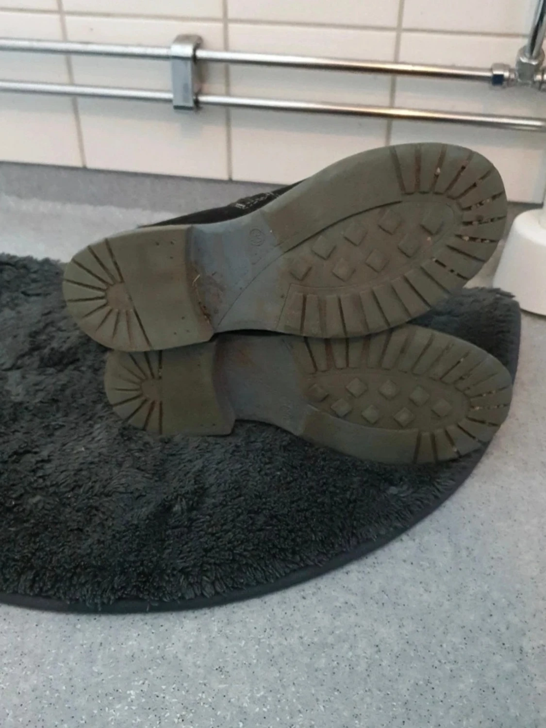 Svarta boots med färgglada detaljer - 5