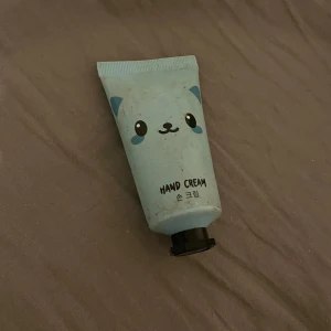 Handkräm - Luktar super gott. Använd fåtal gånger.