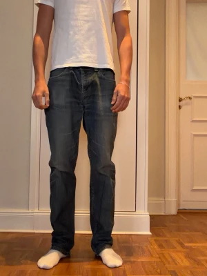 Levi’s 511  - Säljer mina Levis 511. Knappast använda, stilrena och sitter bra, storlek W 34 och L 34 men passar mindre 