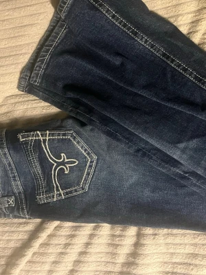 Jeans från gina - Säljer pga ingen användning men jättesnygga! Passar mig som har 34-36❤️