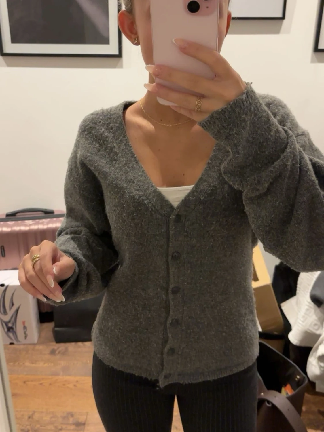 Mjuk grå kofta med v-ringning