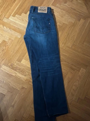 Replay Jeans - Säljer ett par Replay jeans. Sitter slim fit och storlek waist 30 och length 32
