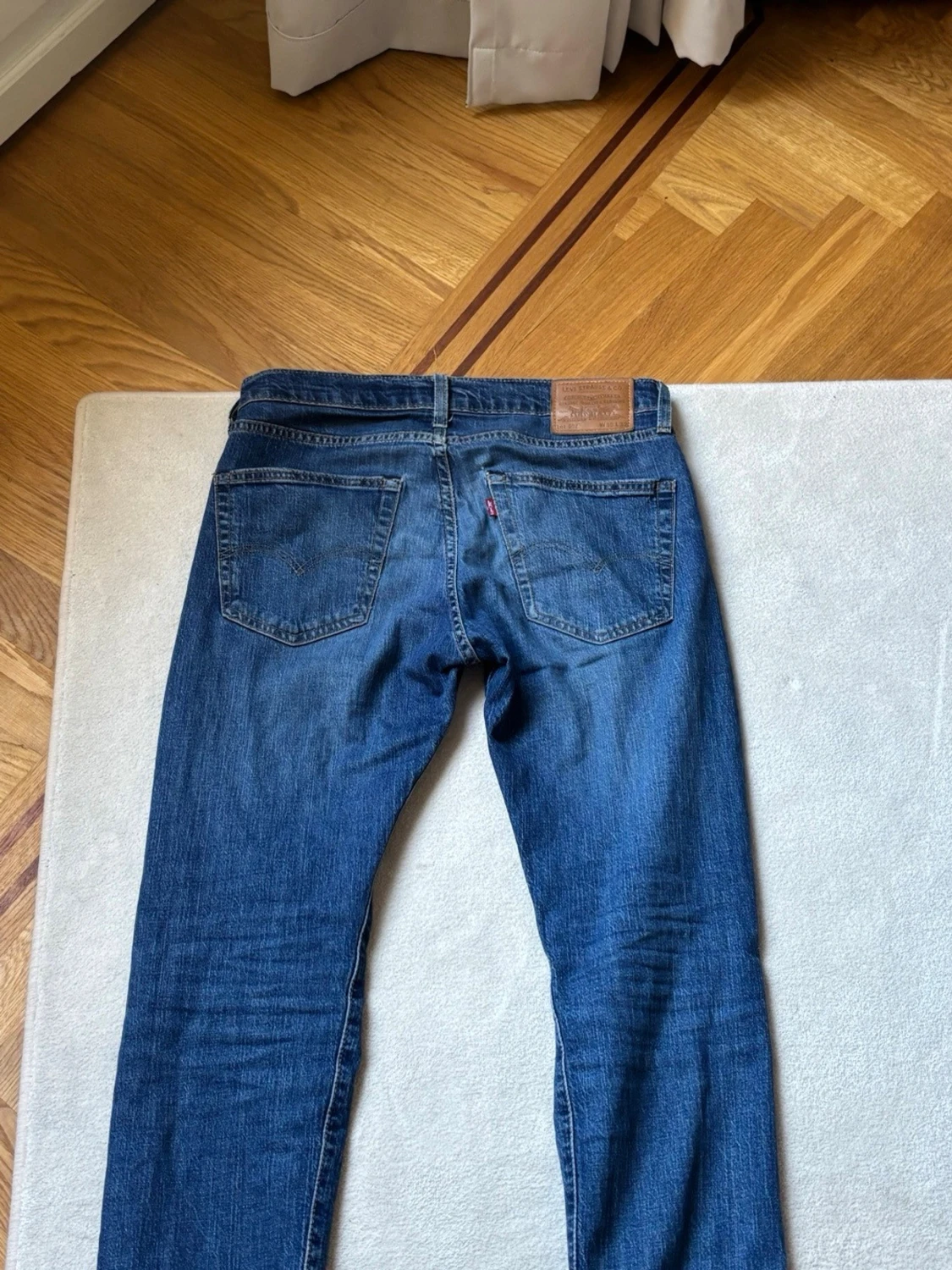 Levi's blå raka jeans - 1