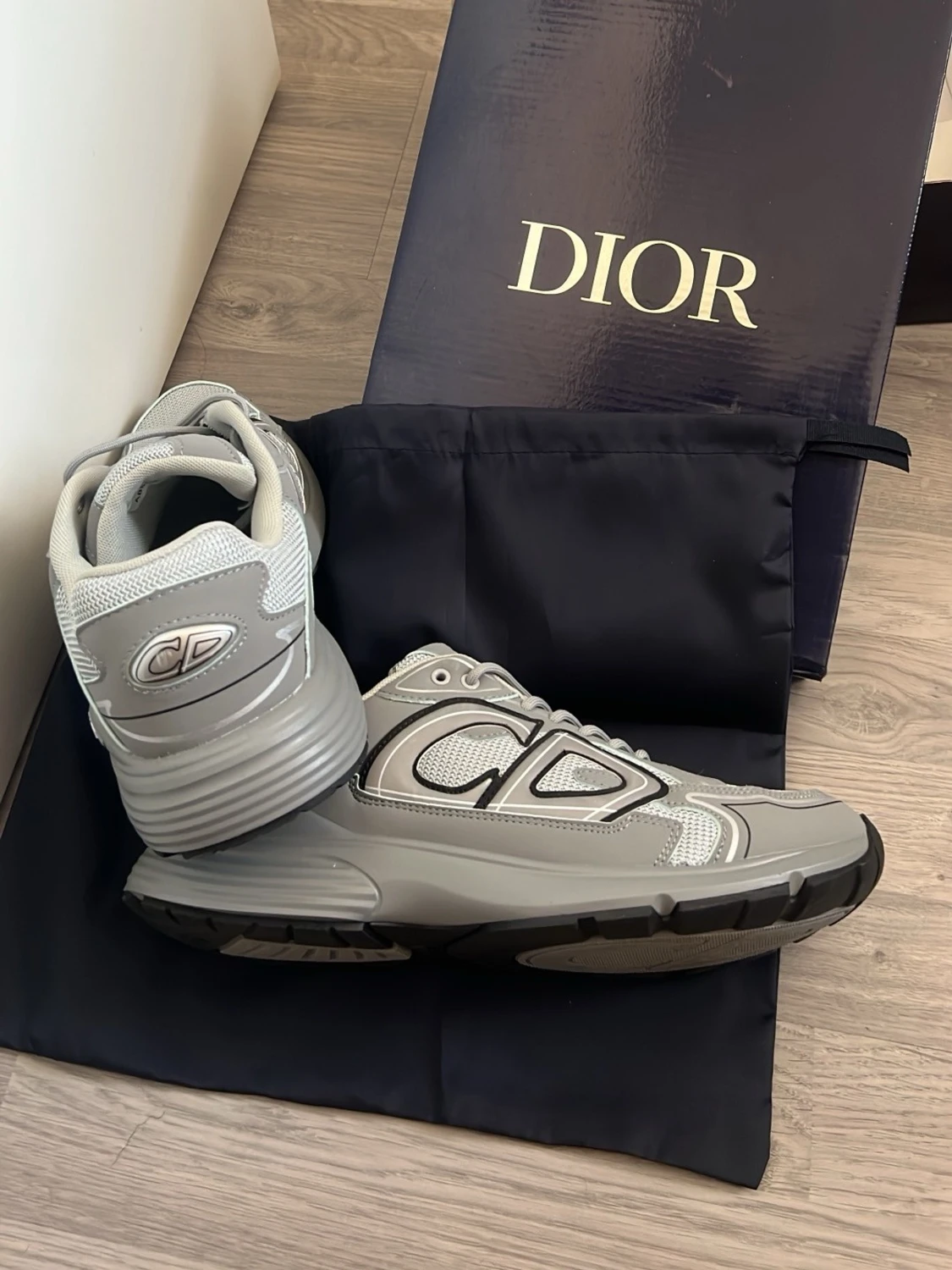 Grå sneakers  - 1