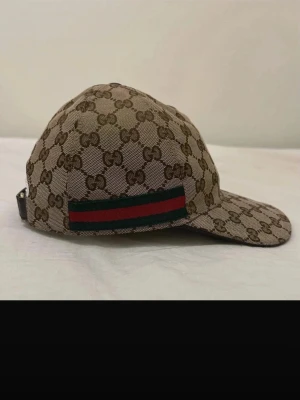 Gucci keps - Tja en vanlig model på gucci keps pris kan såklart gå ner man får med kvitto vid köp allt Åker med hör av er med fler frågor 