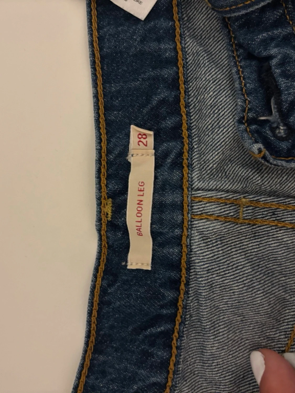 Levi's blå jeansshorts med rå kant - 2