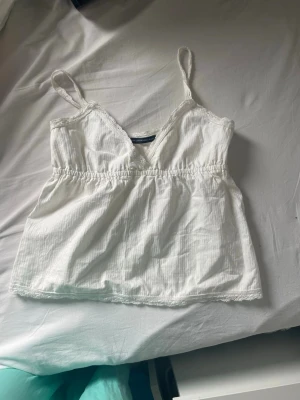 Brandy Melville top - Köpte denna förra sommaren men har ej kommit till andvändning. Inget slitage. 
