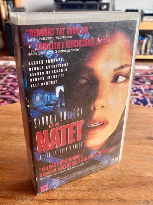 Ex-rental VHS Nätet - Uthyrnings-ex av ”Nätet”. Erbjuder 20% rabatt vid köp av 2 varor 