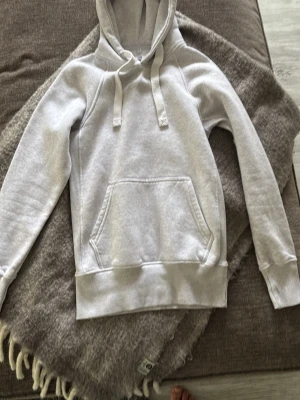 Ljusgrå hoodie med magficka - Russe tröja storlek XS 