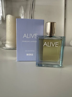 Hugo boss alive sparking lavender 50ml - 50ml  Topp: Vit lavendel Hjärta: Jasmin Bas: Kokosackord