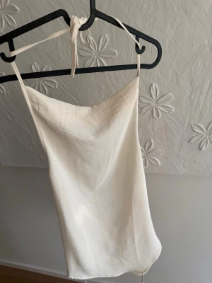 Vit topp - Superfin topp med öppen rygg💌oanvänd med alla lappar kvar