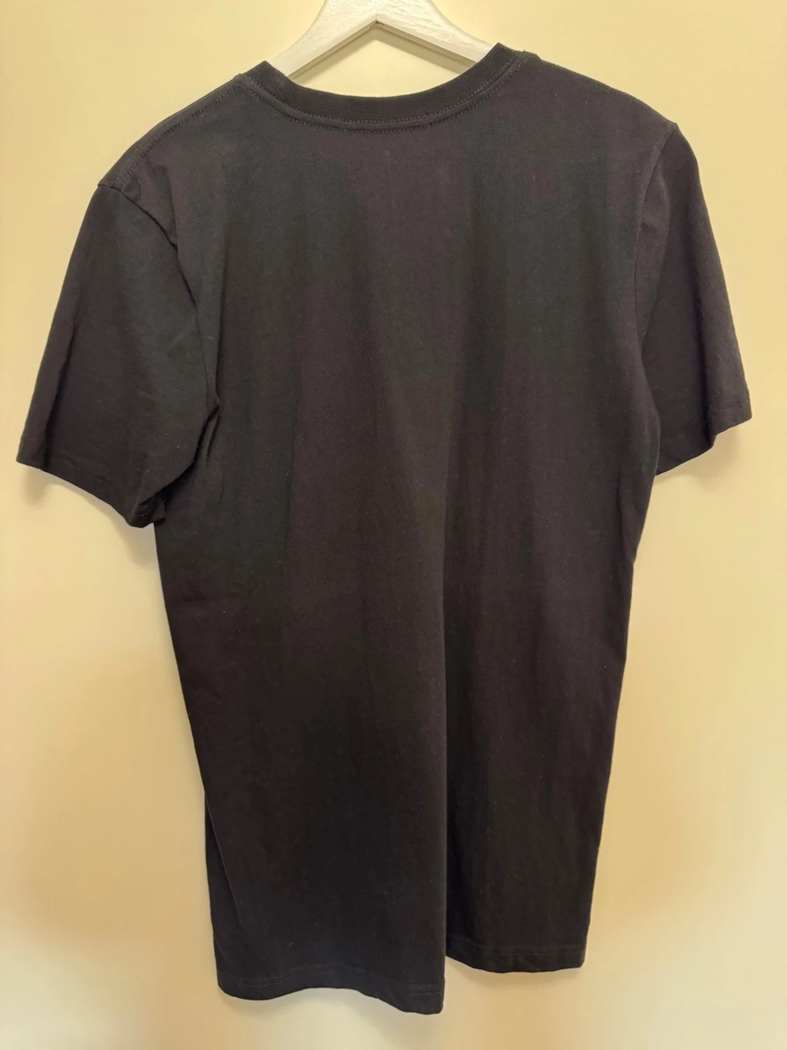 Svart t-shirt  - 1