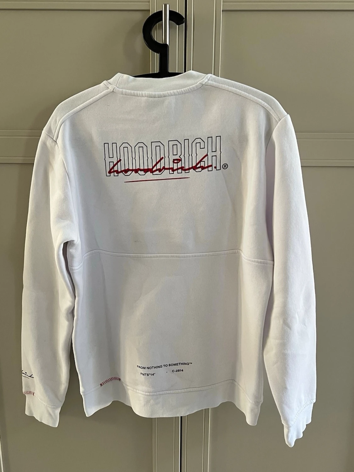 Vit crewneck från Hoodrich - 1