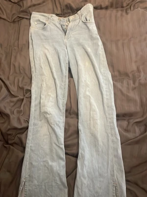  blåa jeans - Jätte fina jeans, passar mig som är 179 lite korta i benen men annars jätte fina.