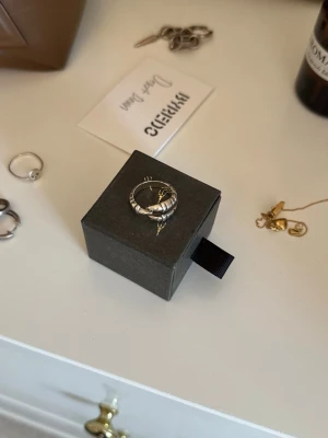 Claw ring Maria Nilsdotter - Claw ring från Maria Nilsdotter i silver. Nypris 3995kr